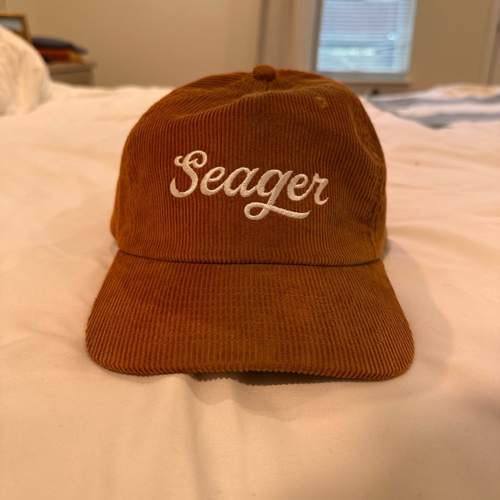 Seager Corduroy Cap (burnt orange / khaki)